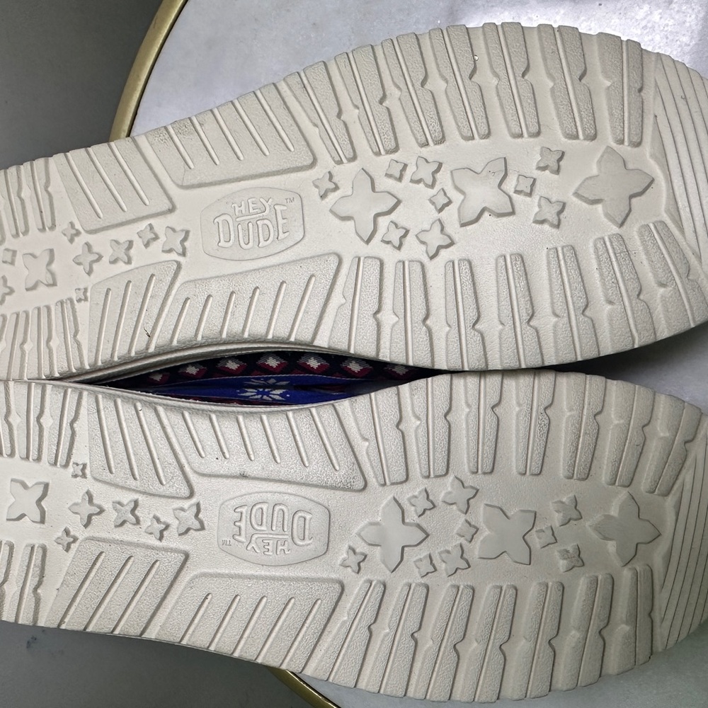 NWOT Hey Dude Men's Wally Winter Holiday Cheers Reindeer Shoes/Slip Ons size 9 - Picture 4 of 5